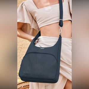 Travelon Anti-Theft Essential Messenger Bag Blue (bags14)